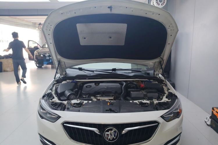 Used Buick Regal 2017 20T Luxury Model Engine Bay