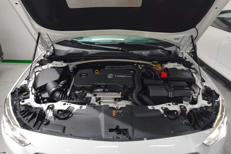 Used Buick Regal 2017 20T Elite Edition Engine Bay