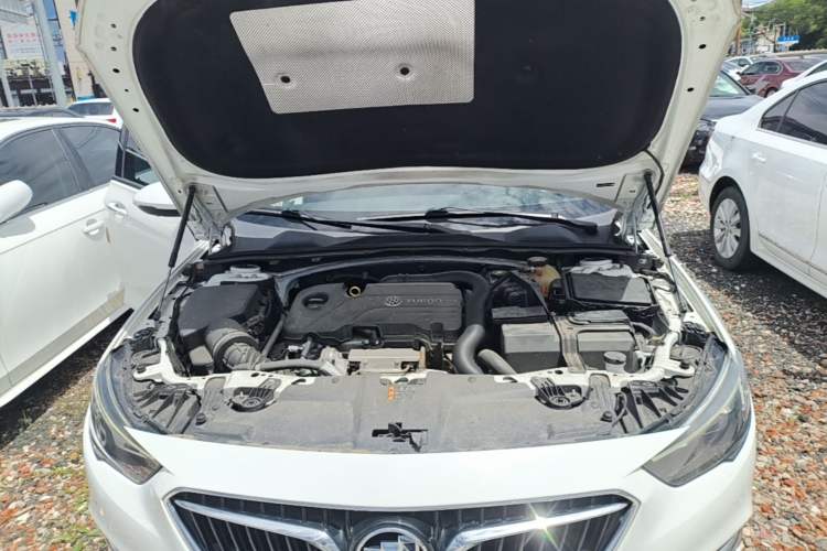 Used Buick Regal 2017 20T Elite Edition Engine Bay