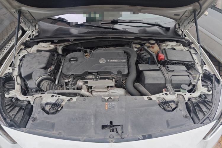 Used Buick Regal 2017 20T Elite Edition Engine Bay