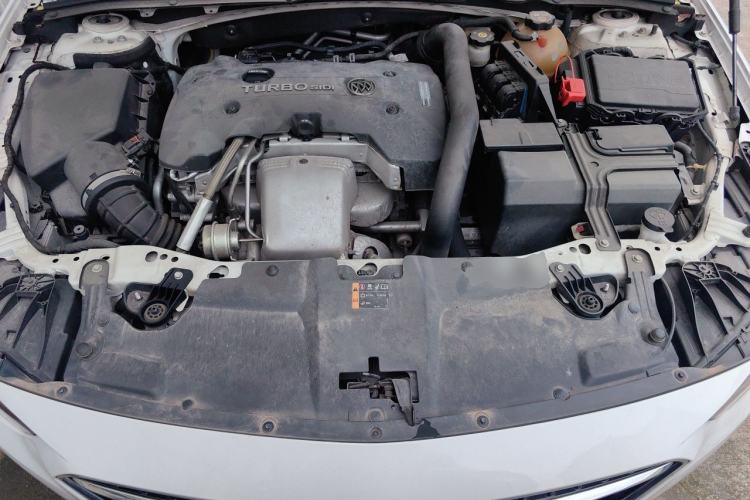 Used Buick Regal 2017 28T Luxury Edition Engine Bay