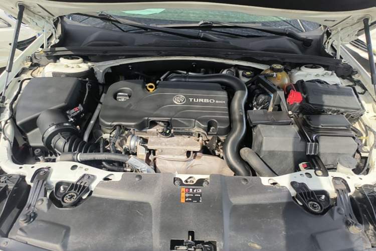 Used Buick Regal 2017 20T Elite Edition Engine Bay