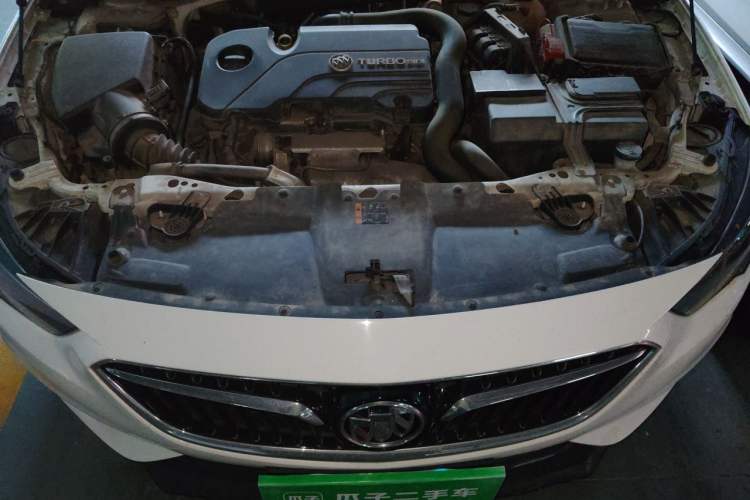 Used Buick Regal 2017 20T Elite Edition Engine Bay