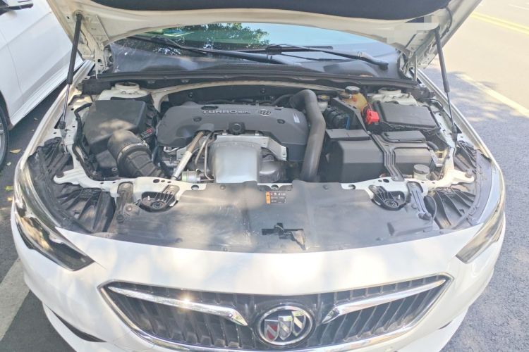 Used Buick Regal 2017 20T Prestige Model Engine Bay
