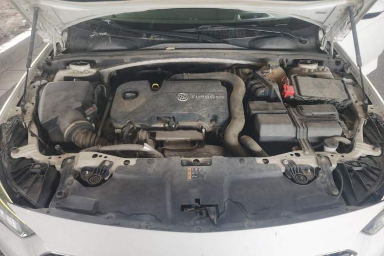 Used Buick Regal 2017 20T Prestige Model Engine Bay