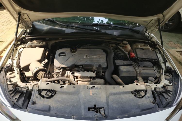 Used Buick Regal 2017 20T Elite Edition Engine Bay
