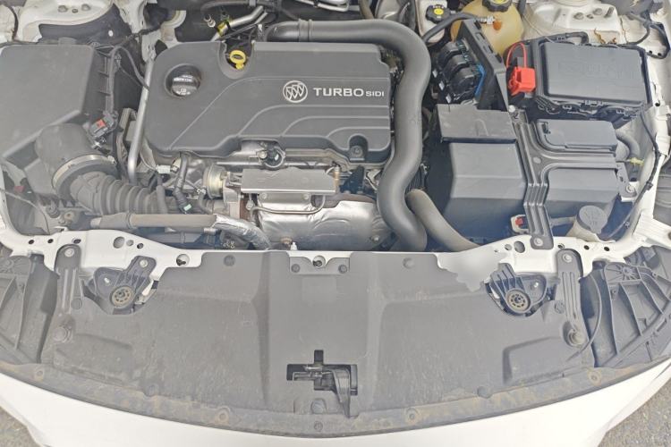 Used Buick Regal 2017 20T Elite Edition Engine Bay