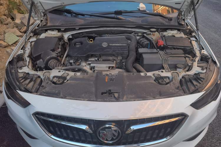 Used Buick Regal 2017 20T Elite Edition Engine Bay
