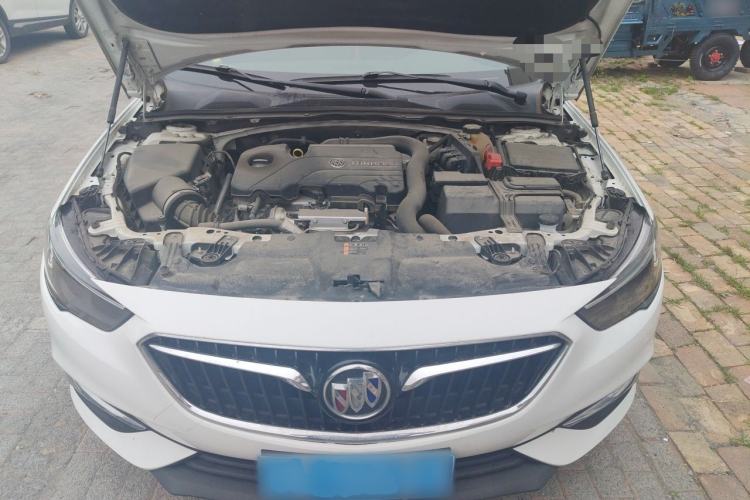Used Buick Regal 2017 20T Elite Edition Engine Bay