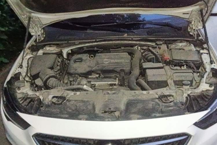 Used Buick Regal 2017 20T Elite Edition Engine Bay