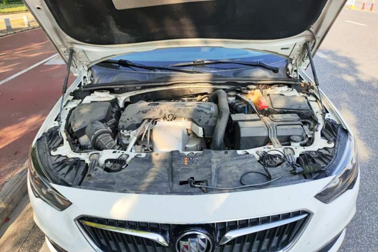 Used Buick Regal 2017 28T Luxury Edition Engine Bay