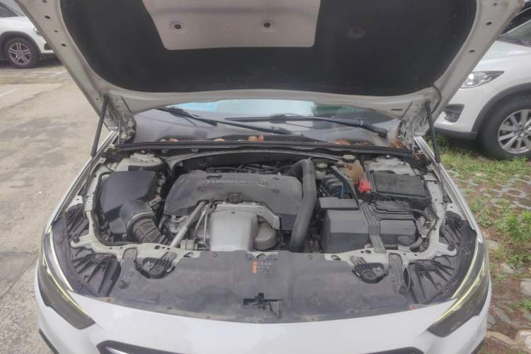 Used Buick Regal 2017 GS 28T Prestige Model Engine Bay