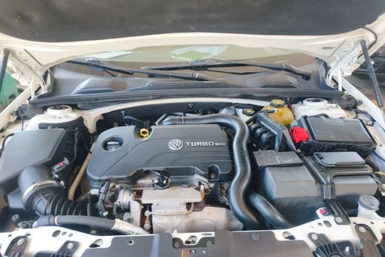 Used Buick Regal 2017 20T Elite Edition Engine Bay