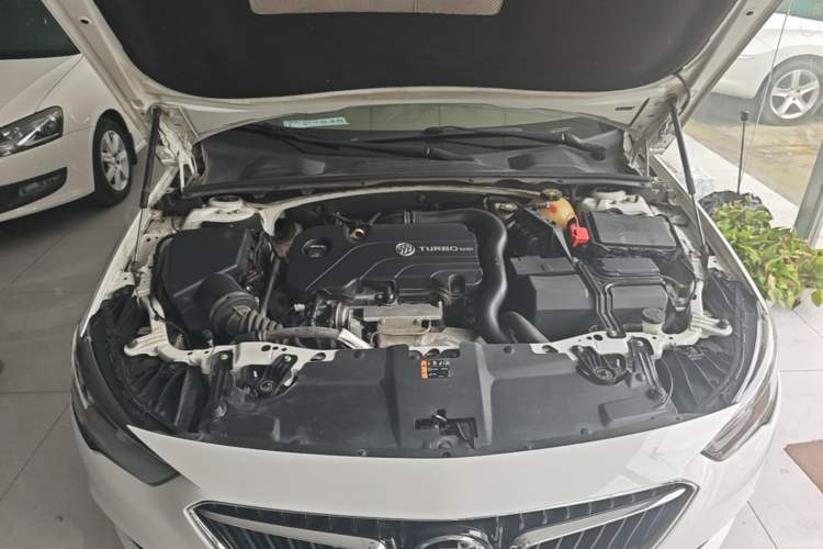 Used Buick Regal 2017 20T Elite Edition Engine Bay