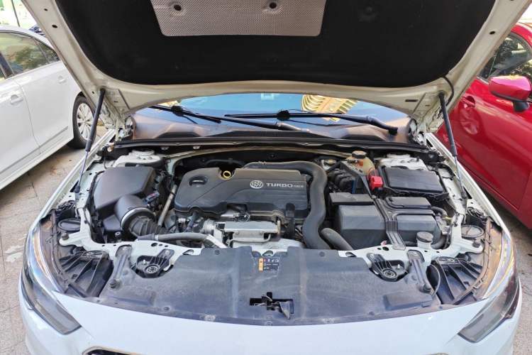 Used Buick Regal 2017 20T Elite Edition Engine Bay