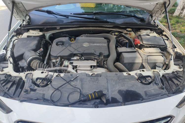 Used Buick Regal 2017 20T Elite Edition Engine Bay