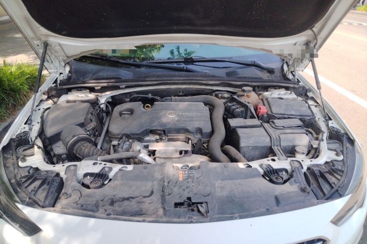 Used Buick Regal 2017 20T Elite Edition Engine Bay