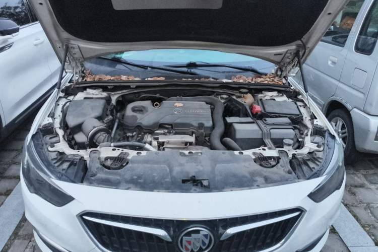 Used Buick Regal 2017 20T Elite Edition Engine Bay