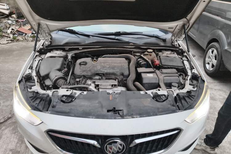Used Buick Regal 2017 20T Elite Edition Engine Bay