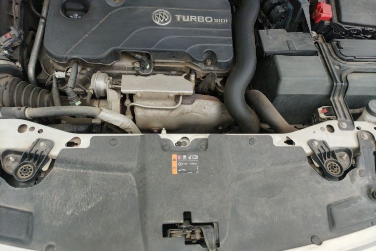 Used Buick Regal 2017 20T Elite Edition Engine Bay