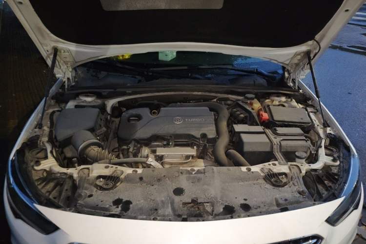 Used Buick Regal 2017 20T Elite Edition Engine Bay
