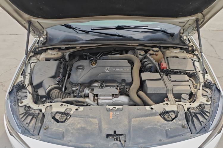 Used Buick Regal 2017 20T Elite Edition Engine Bay