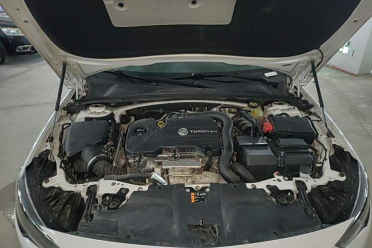 Used Buick Regal 2017 20T Prestige Model Engine Bay