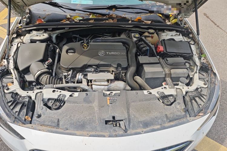 Used Buick Regal 2017 20T Elite Edition Engine Bay