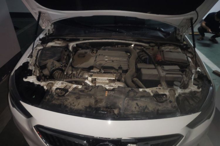Used Buick Regal 2017 20T Elite Edition Engine Bay