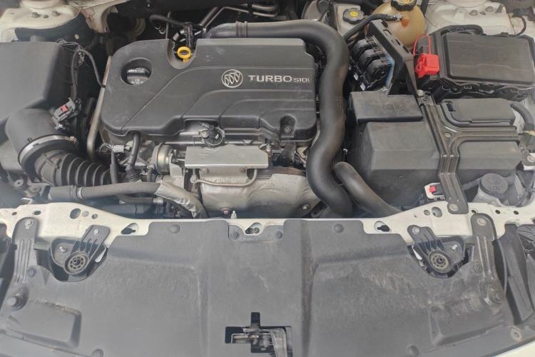 Used Buick Regal 2017 20T Luxury Model Engine Bay