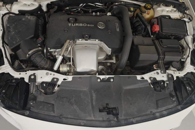 Used Buick Regal 2017 28T Luxury Edition Engine Bay