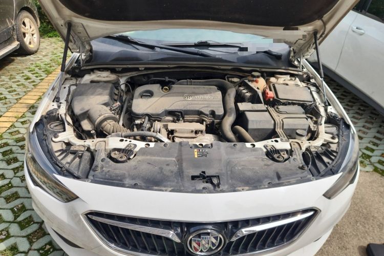 Used Buick Regal 2017 20T Elite Edition Engine Bay