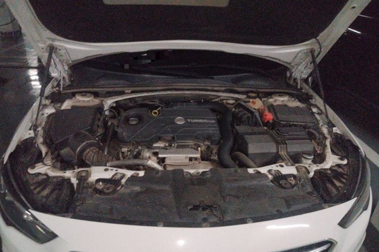 Used Buick Regal 2017 20T Luxury Model Engine Bay