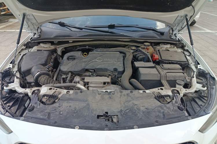 Used Buick Regal 2017 20T Elite Edition Engine Bay