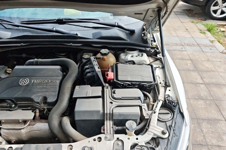 Used Buick Regal 2017 20T Luxury Model Engine Bay Left