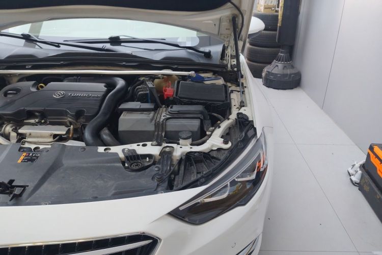 Used Buick Regal 2017 20T Luxury Model Engine Bay Left