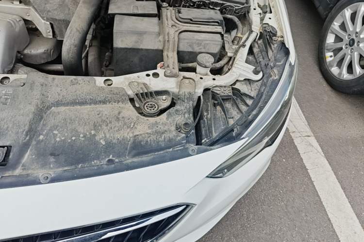 Used Buick Regal 2017 28T Prestige Model Engine Bay Left