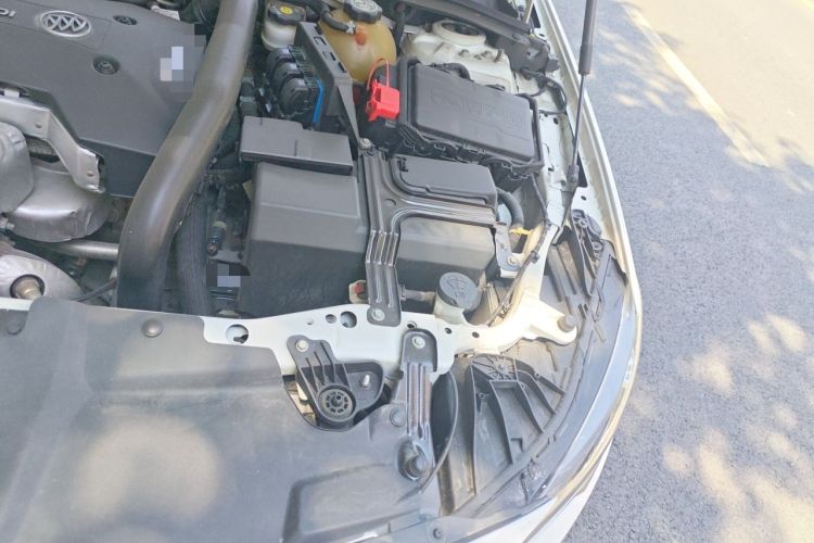 Used Buick Regal 2017 20T Prestige Model Engine Bay Left