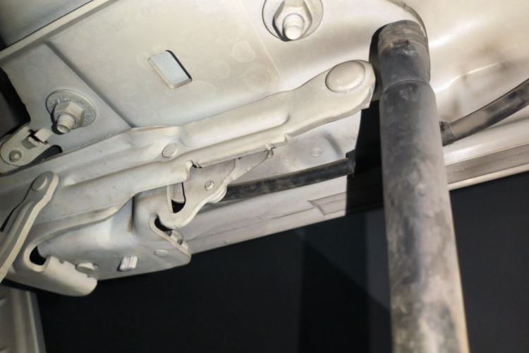 Used Buick Regal 2017 28T Luxury Edition Engine Bay Left