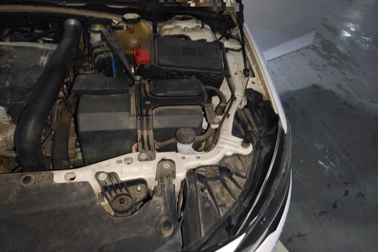 Used Buick Regal 2017 28T Prestige Model Engine Bay Left