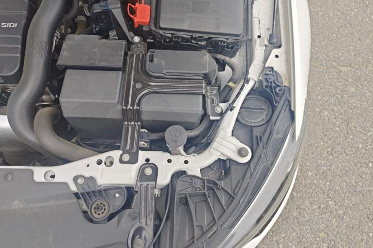 Used Buick Regal 2017 20T Elite Edition Engine Bay Left