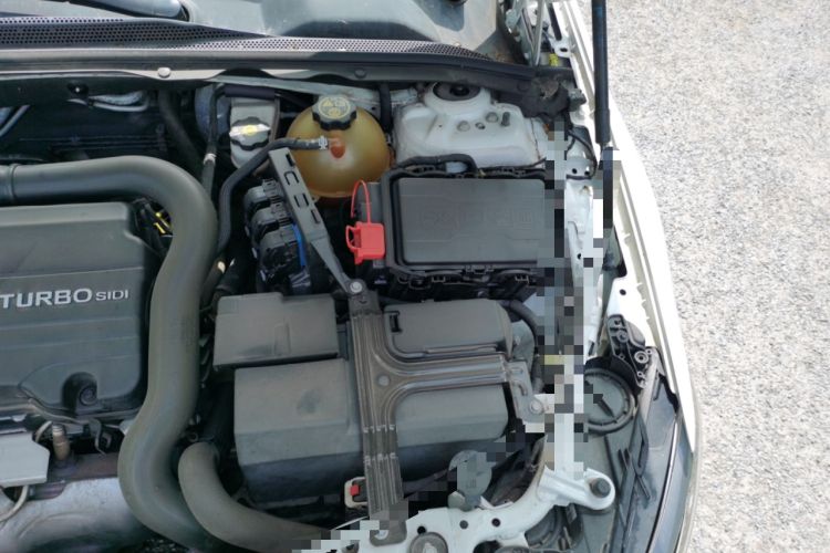 Used Buick Regal 2017 20T Elite Edition Engine Bay Left