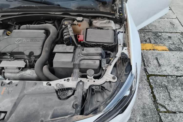 Used Buick Regal 2017 20T Luxury Model Engine Bay Left