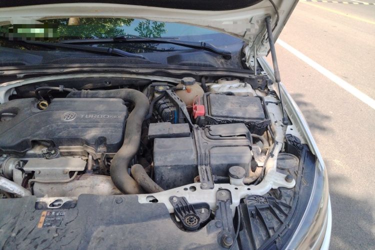 Used Buick Regal 2017 20T Elite Edition Engine Bay Left