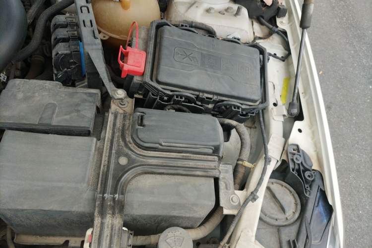 Used Buick Regal 2017 20T Elite Edition Engine Bay Left
