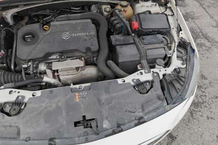 Used Buick Regal 2017 20T Elite Edition Engine Bay Left