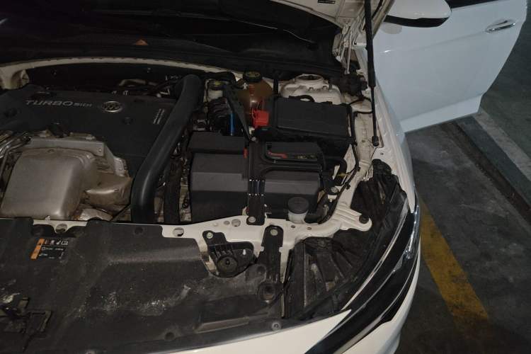 Used Buick Regal 2017 28T Prestige Model Engine Bay Left