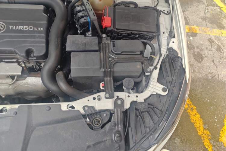 Used Buick Regal 2017 20T Luxury Model Engine Bay Left