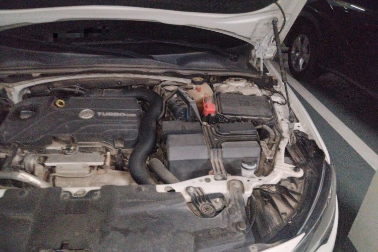 Used Buick Regal 2017 20T Luxury Model Engine Bay Left