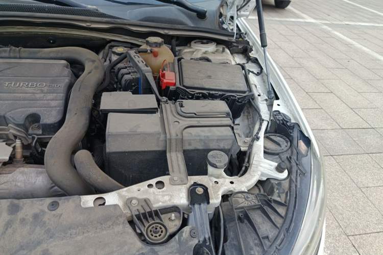 Used Buick Regal 2017 20T Elite Edition Engine Bay Left